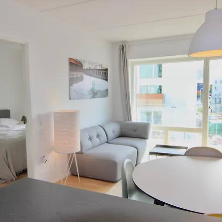 Great 2-bed Wprivate Balcony By Harbour